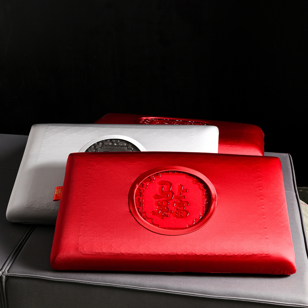 91家纺网 家纺一手货源 找家纺 （总）麦哆乐 2026新款马上有钱凝胶大红枕清凉舒适护颈慢回弹枕头枕芯