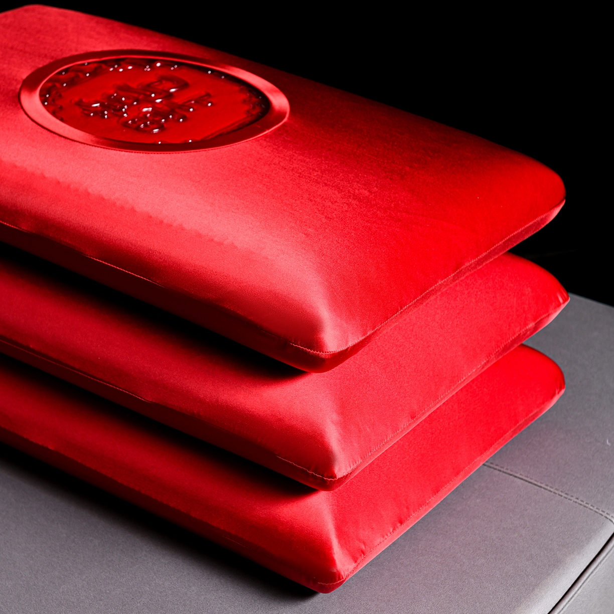 91家纺网 家纺一手货源 找家纺 麦哆乐 2026新款马上有钱凝胶大红枕清凉舒适护颈慢回弹枕头枕芯 大红