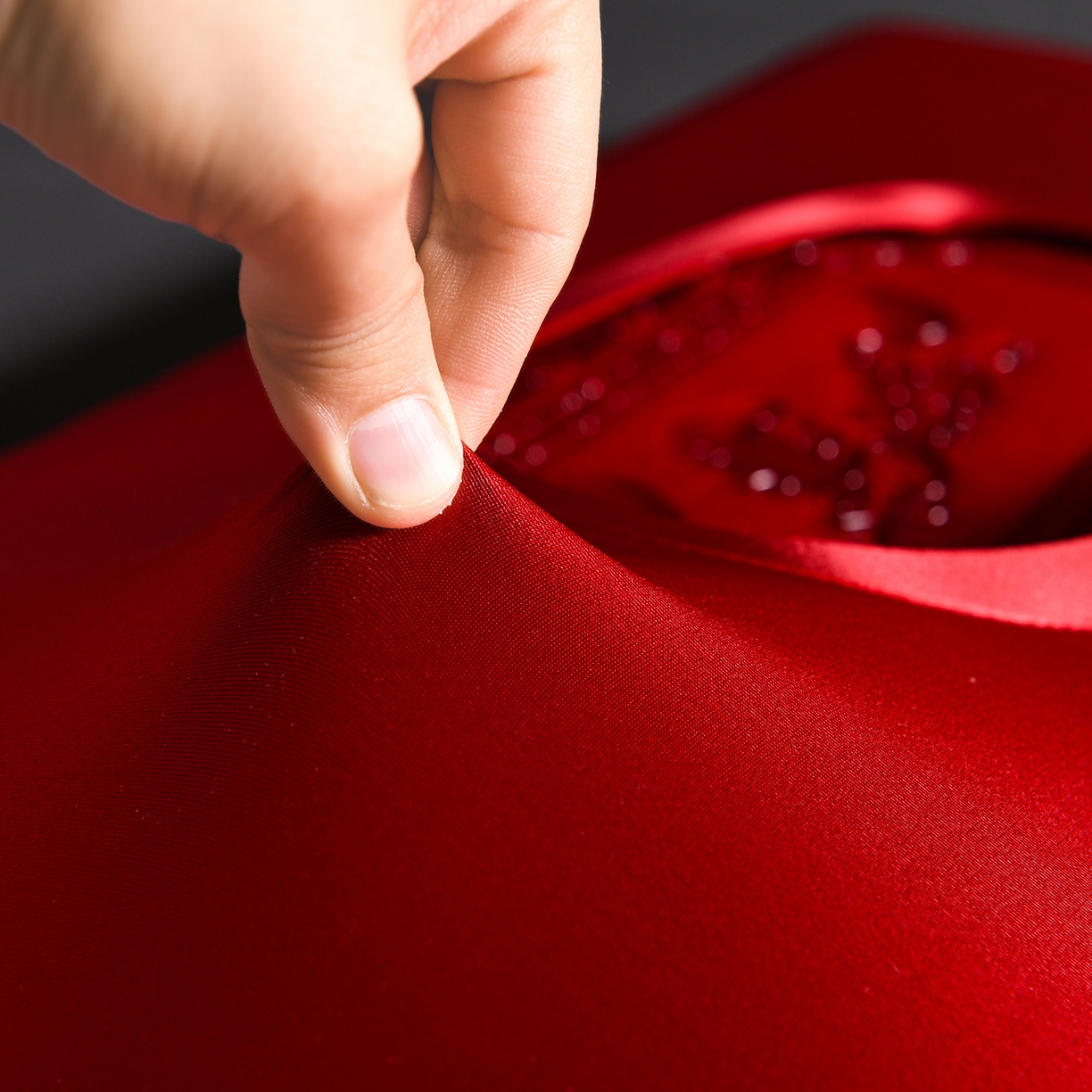 91家纺网 家纺一手货源 找家纺 麦哆乐 2026新款马上有钱凝胶大红枕清凉舒适护颈慢回弹枕头枕芯 大红