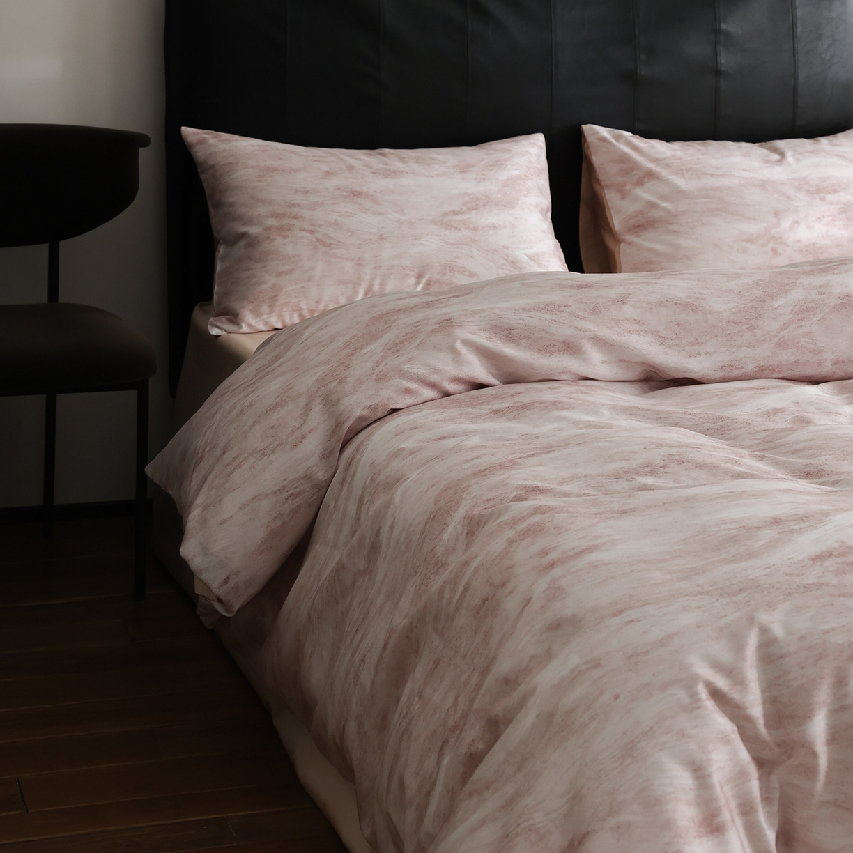 91家纺网 家纺一手货源 找家纺 ONE TWO ONE 121 2026新款专版数码印花100s50支数码印花长绒棉全棉纯棉四件套水墨江隐风格二 水墨江隐-粉