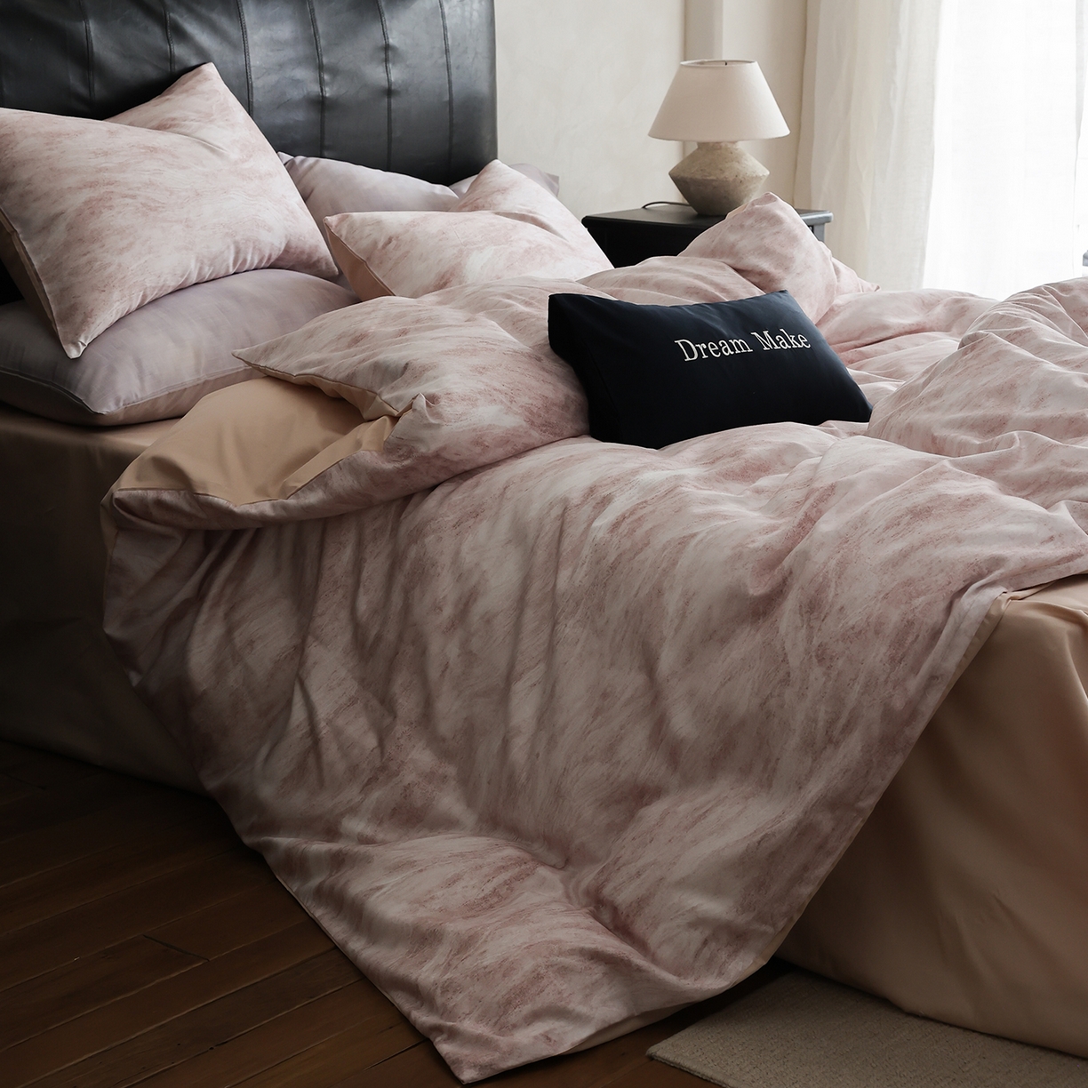 91家纺网 家纺一手货源 找家纺 ONE TWO ONE 121 2026新款专版数码印花100s50支数码印花长绒棉全棉纯棉四件套水墨江隐风格二 水墨江隐-粉