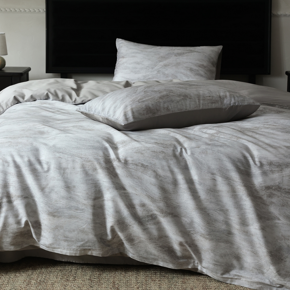 91家纺网 家纺一手货源 找家纺 ONE TWO ONE 121 2026新款专版数码印花100s50支数码印花长绒棉全棉纯棉四件套水墨江隐风格二 水墨江隐-灰