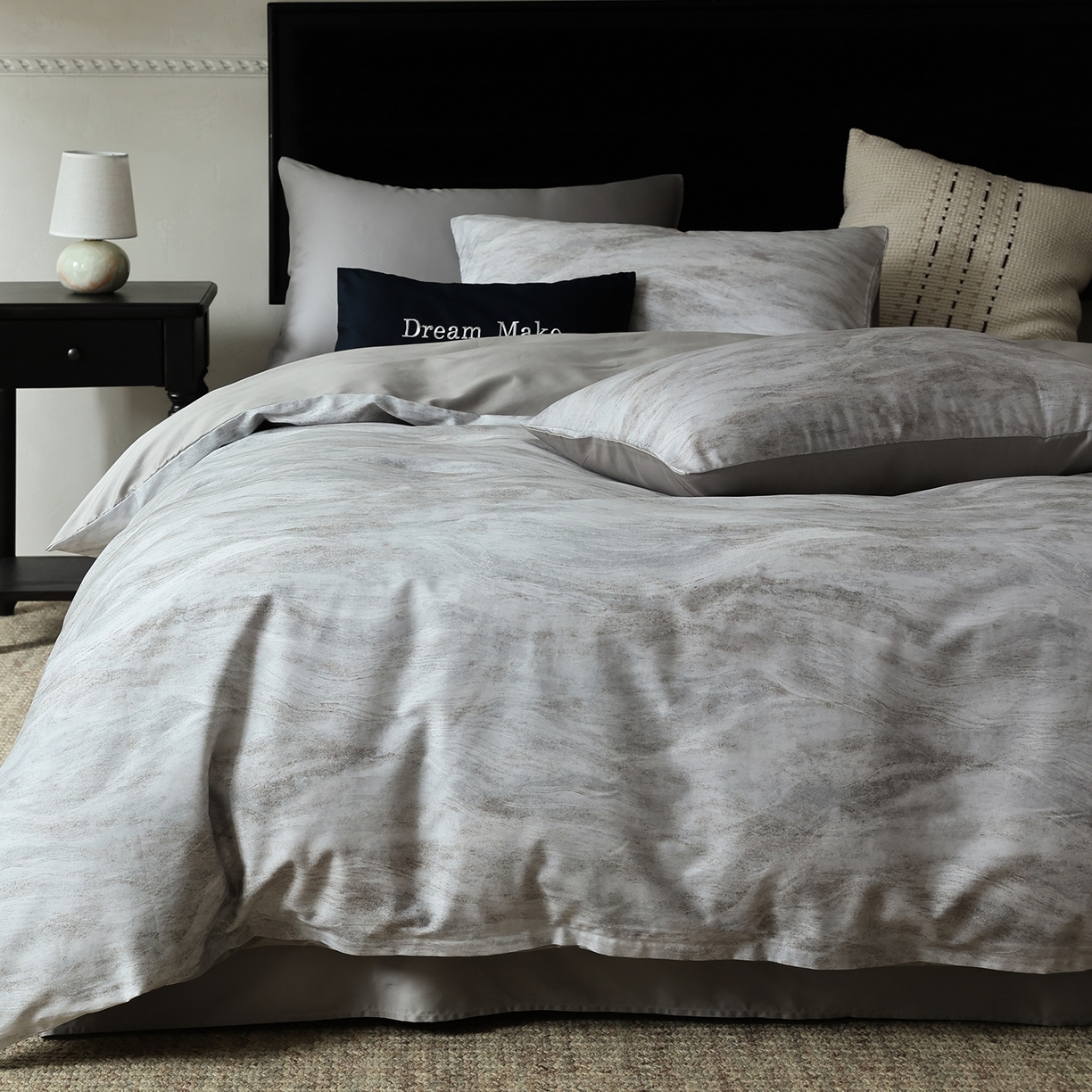 91家纺网 家纺一手货源 找家纺 ONE TWO ONE 121 2026新款专版数码印花100s50支数码印花长绒棉全棉纯棉四件套水墨江隐风格二 水墨江隐-灰