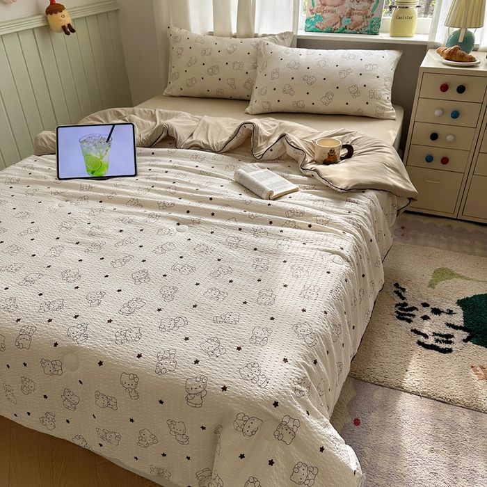 91家纺网 家纺一手货源 找家纺 初念 2026新款泡芙纱单夏被凉糖系列（凉而不冰的触感，清凉与柔软兼得） 凉糖-描线小猫 咖