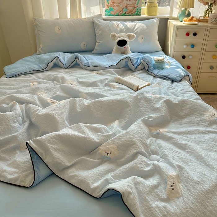 91家纺网 家纺一手货源 找家纺 初念 2026新款泡芙纱单夏被凉糖系列（凉而不冰的触感，清凉与柔软兼得） 凉糖-蓝领结狗