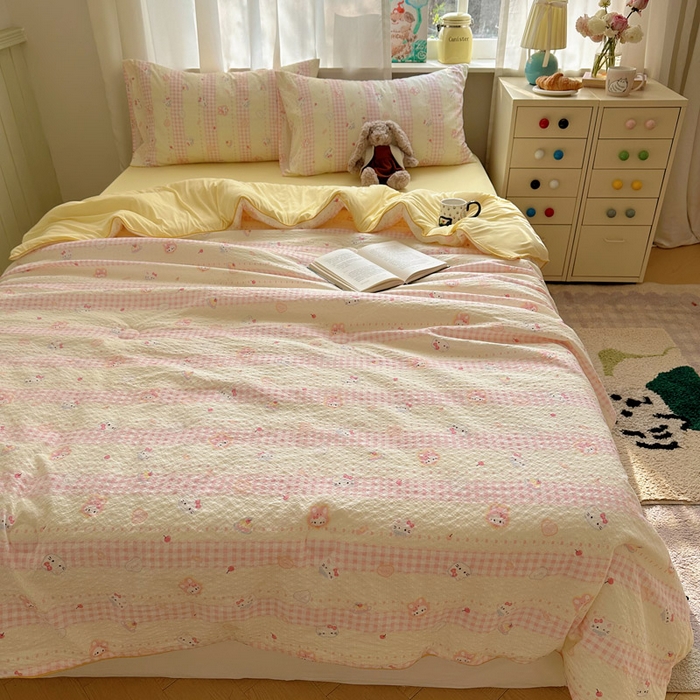 91家纺网 家纺一手货源 找家纺 初念 2026新款泡芙纱单夏被凉糖系列（凉而不冰的触感，清凉与柔软兼得） 凉糖-黄粉猫团