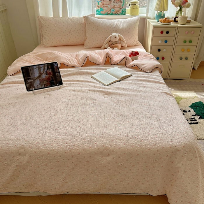 91家纺网 家纺一手货源 找家纺 初念 2026新款泡芙纱单夏被凉糖系列（凉而不冰的触感，清凉与柔软兼得） 凉糖-春日甜桃心 粉