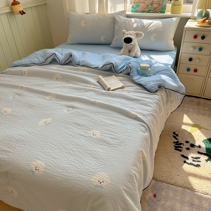 91家纺网 家纺一手货源 找家纺 初念 2026新款泡芙纱单夏被凉糖系列（凉而不冰的触感，清凉与柔软兼得） 凉糖-蓝领结狗