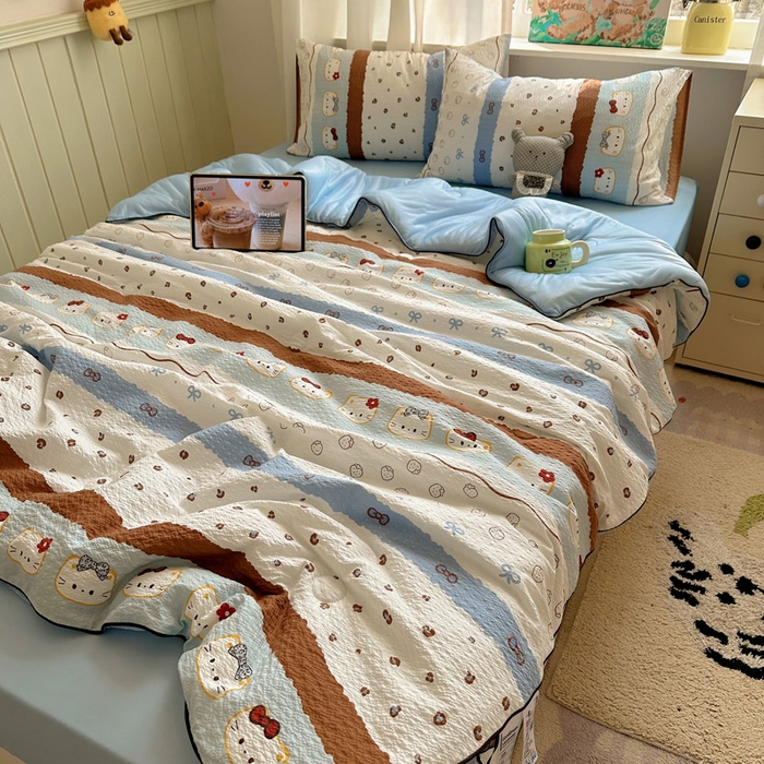 91家纺网 家纺一手货源 找家纺 初念 2026新款泡芙纱单夏被凉糖系列（凉而不冰的触感，清凉与柔软兼得） 凉糖-可可小猫条