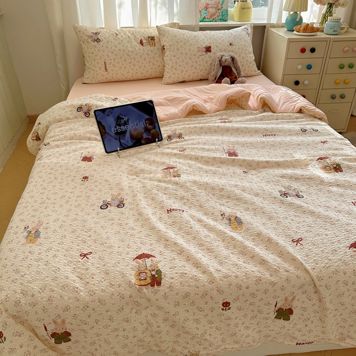 91家纺网 家纺一手货源 找家纺 初念 2026新款泡芙纱单夏被凉糖系列（凉而不冰的触感，清凉与柔软兼得） 凉糖-躲雨小兔