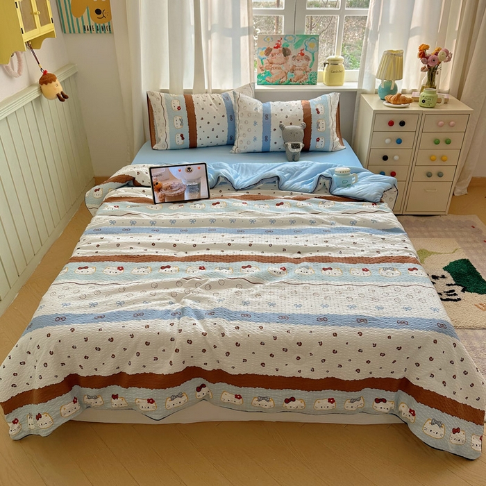 91家纺网 家纺一手货源 找家纺 初念 2026新款泡芙纱单夏被凉糖系列（凉而不冰的触感，清凉与柔软兼得） 凉糖-可可小猫条