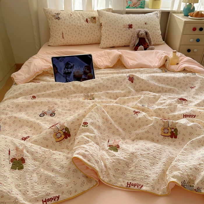 91家纺网 家纺一手货源 找家纺 初念 2026新款泡芙纱单夏被凉糖系列（凉而不冰的触感，清凉与柔软兼得） 凉糖-躲雨小兔