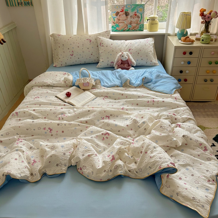 91家纺网 家纺一手货源 找家纺 初念 2026新款泡芙纱单夏被凉糖系列（凉而不冰的触感，清凉与柔软兼得） 凉糖-躲猫猫