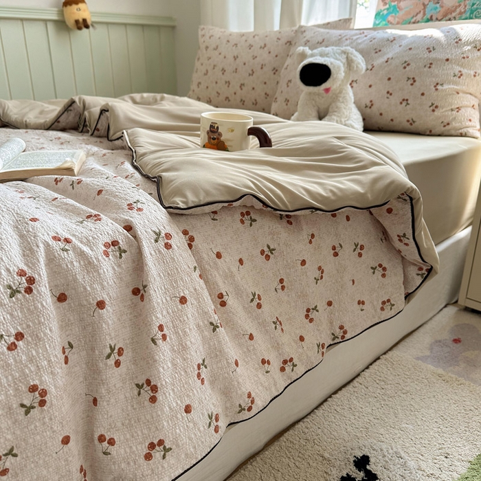 91家纺网 家纺一手货源 找家纺 初念 2026新款泡芙纱单夏被凉糖系列（凉而不冰的触感，清凉与柔软兼得） 凉糖-酒渍樱桃