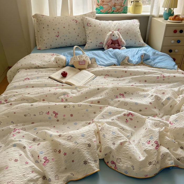 91家纺网 家纺一手货源 找家纺 初念 2026新款泡芙纱单夏被凉糖系列（凉而不冰的触感，清凉与柔软兼得） 凉糖-躲猫猫