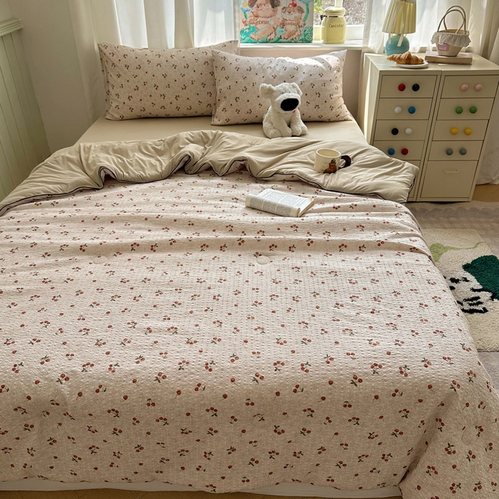 91家纺网 家纺一手货源 找家纺 初念 2026新款泡芙纱单夏被凉糖系列（凉而不冰的触感，清凉与柔软兼得） 凉糖-酒渍樱桃