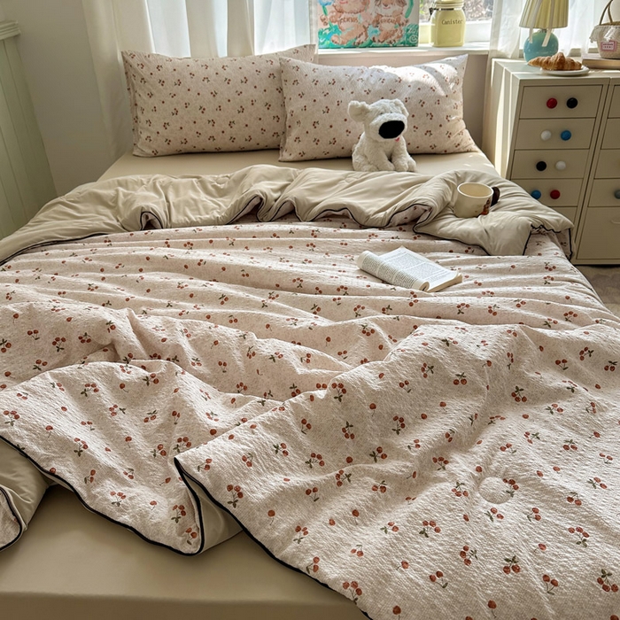 91家纺网 家纺一手货源 找家纺 初念 2026新款泡芙纱单夏被凉糖系列（凉而不冰的触感，清凉与柔软兼得） 凉糖-酒渍樱桃