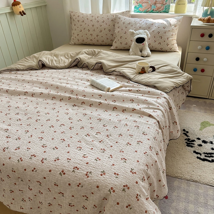 91家纺网 家纺一手货源 找家纺 初念 2026新款泡芙纱单夏被凉糖系列（凉而不冰的触感，清凉与柔软兼得） 凉糖-酒渍樱桃