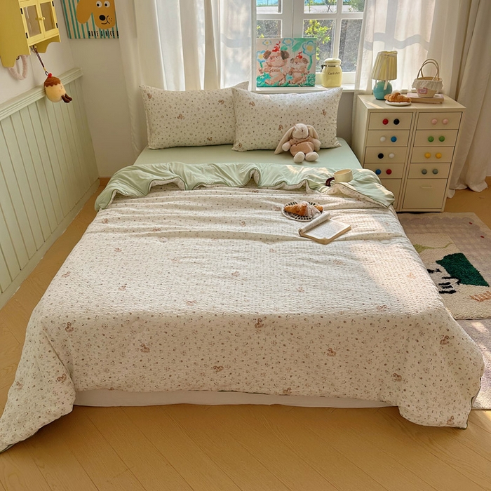 91家纺网 家纺一手货源 找家纺 初念 2026新款泡芙纱单夏被凉糖系列（凉而不冰的触感，清凉与柔软兼得） 凉糖-木马小花团