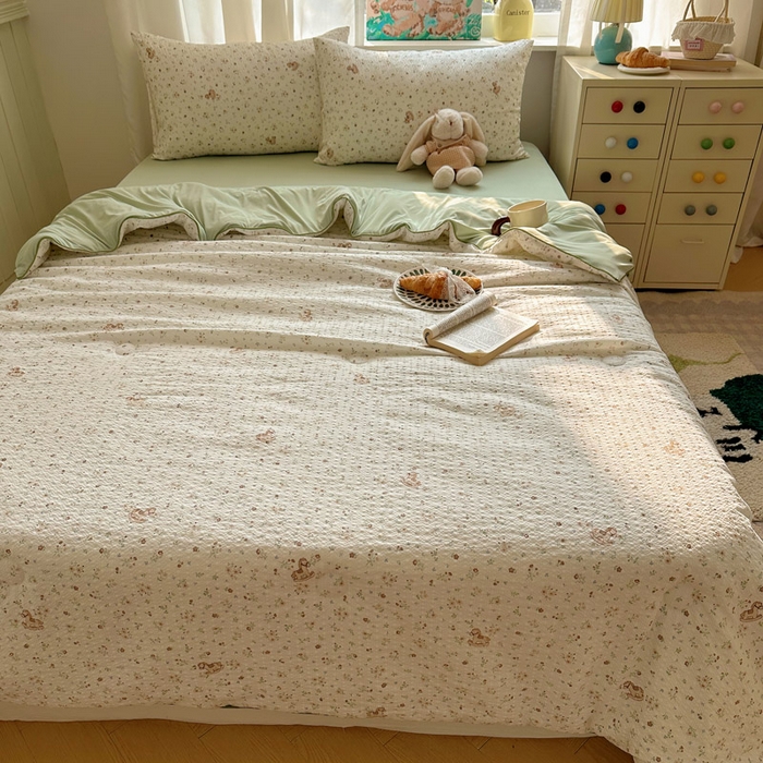 91家纺网 家纺一手货源 找家纺 初念 2026新款泡芙纱单夏被凉糖系列（凉而不冰的触感，清凉与柔软兼得） 凉糖-木马小花团