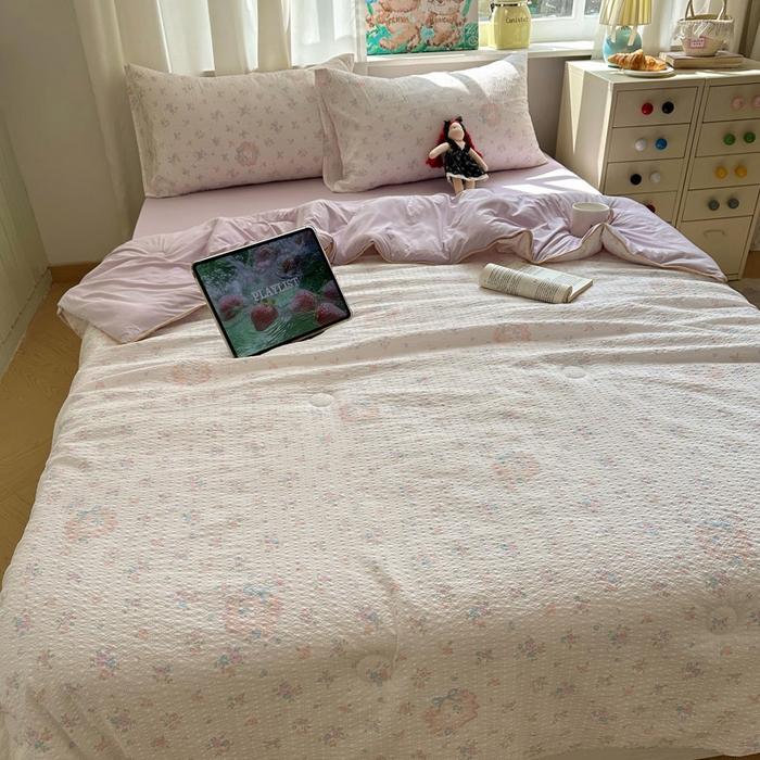 91家纺网 家纺一手货源 找家纺 初念 2026新款泡芙纱单夏被凉糖系列（凉而不冰的触感，清凉与柔软兼得） 凉糖-碎花藏甜