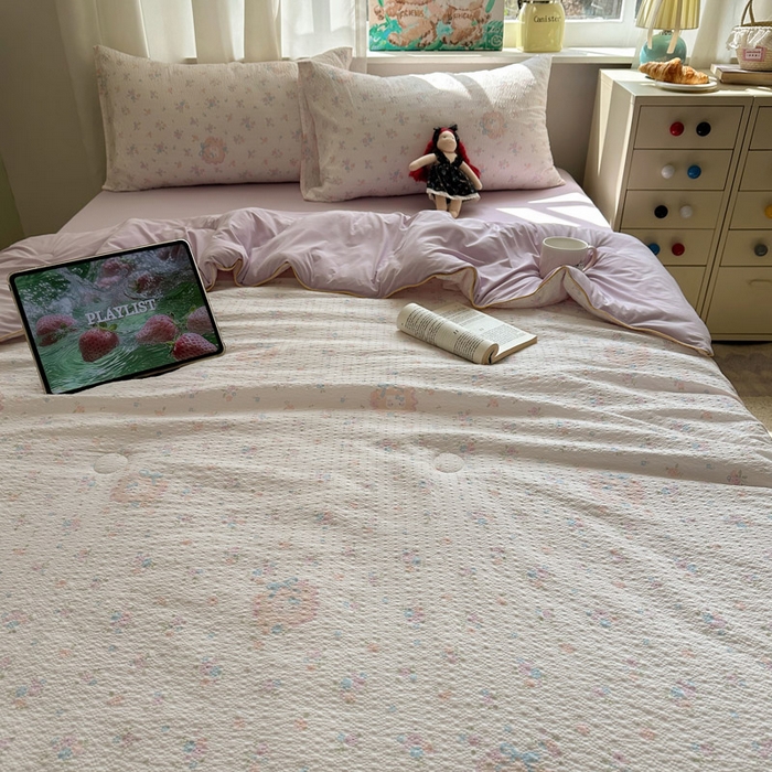 91家纺网 家纺一手货源 找家纺 初念 2026新款泡芙纱单夏被凉糖系列（凉而不冰的触感，清凉与柔软兼得） 凉糖-碎花藏甜