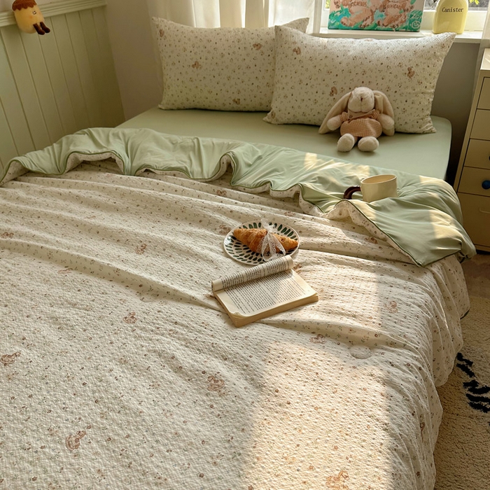 91家纺网 家纺一手货源 找家纺 初念 2026新款泡芙纱单夏被凉糖系列（凉而不冰的触感，清凉与柔软兼得） 凉糖-木马小花团