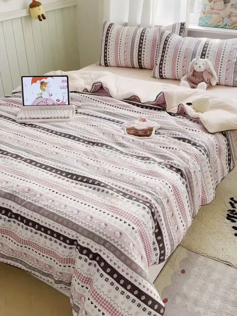 91家纺网 家纺一手货源 找家纺 初念 2026新款泡芙纱单夏被凉糖系列（凉而不冰的触感，清凉与柔软兼得） 凉糖-猫咪集 粉