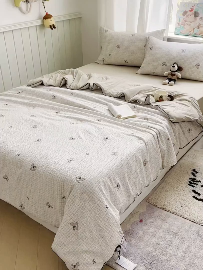 91家纺网 家纺一手货源 找家纺 初念 2026新款泡芙纱单夏被凉糖系列（凉而不冰的触感，清凉与柔软兼得） 凉糖-织纹木马迹
