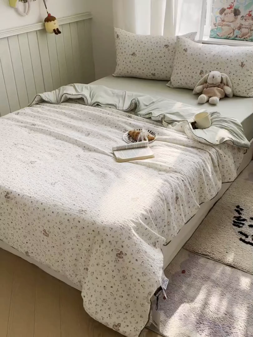 91家纺网 家纺一手货源 找家纺 初念 2026新款泡芙纱单夏被凉糖系列（凉而不冰的触感，清凉与柔软兼得） 凉糖-木马小花团