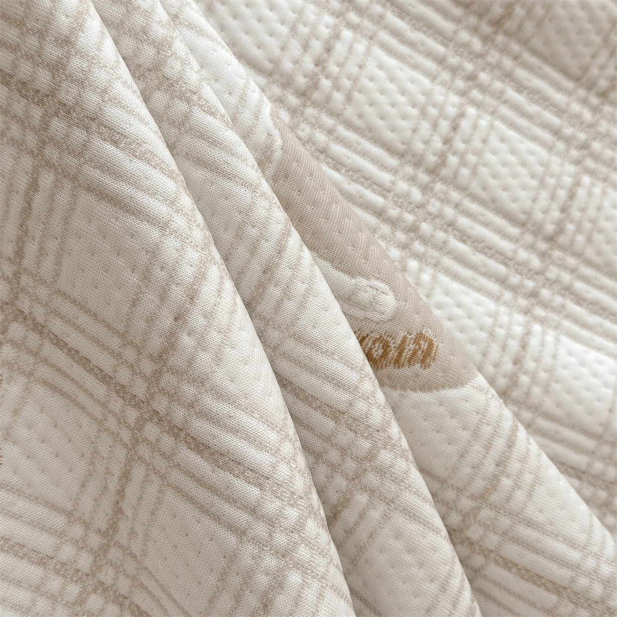 91家纺网 家纺一手货源 找家纺 情恒家纺 2026新款卡通摇摇马PE提花床裙席席子凉席三件套 摇摇马-卡其