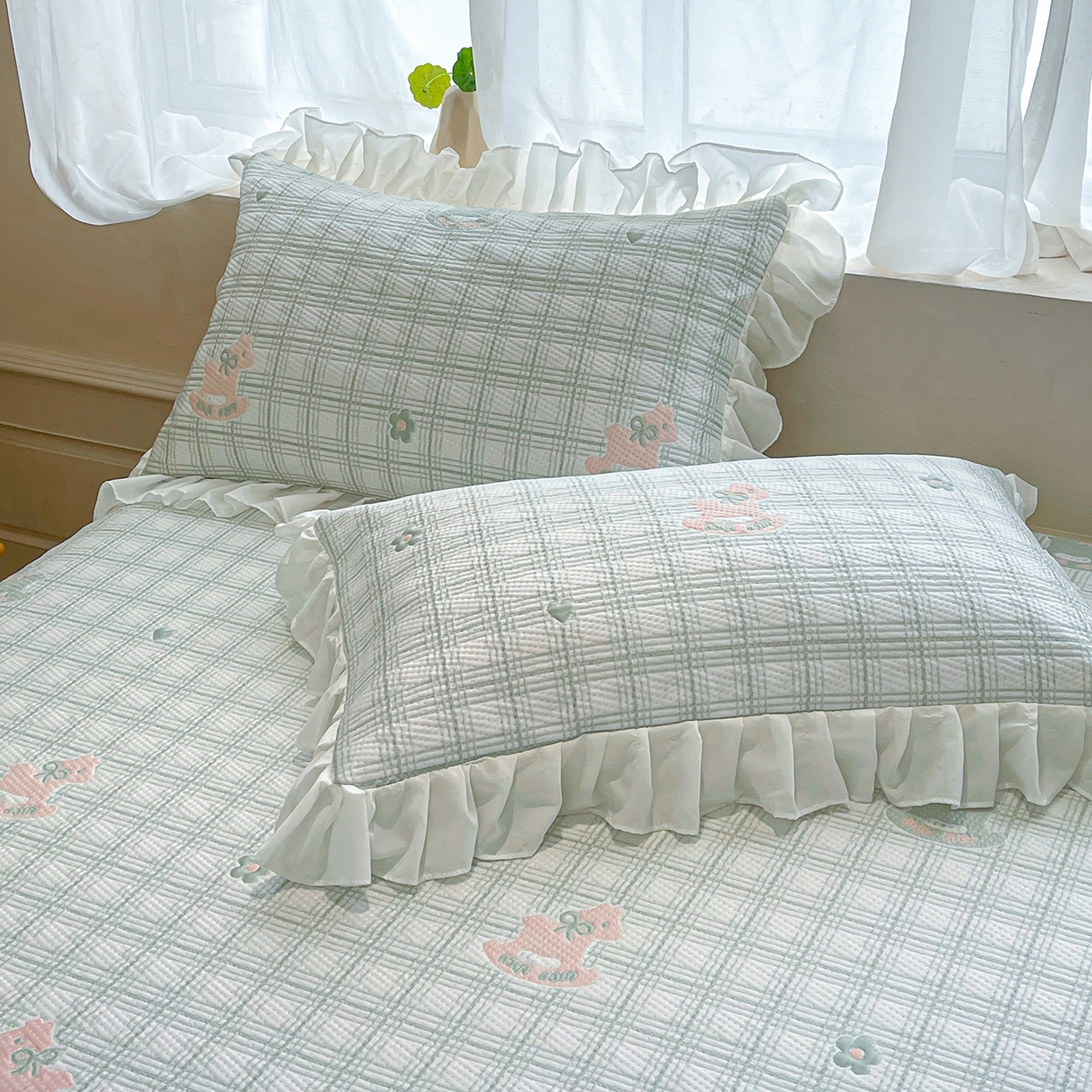 91家纺网 家纺一手货源 找家纺 情恒家纺 2026新款PE卡通提花床盖席席子凉席三件套摇摇马 摇摇马-豆绿