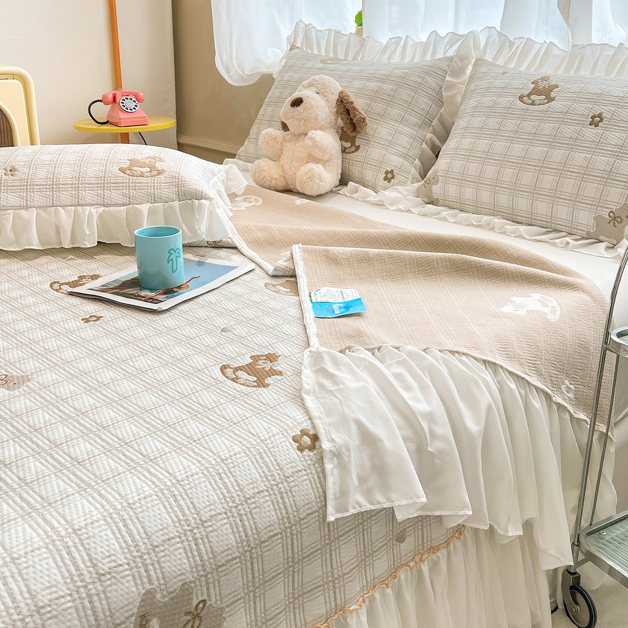 91家纺网 家纺一手货源 找家纺 情恒家纺 2026新款PE卡通提花床盖席席子凉席三件套摇摇马 摇摇马-卡其