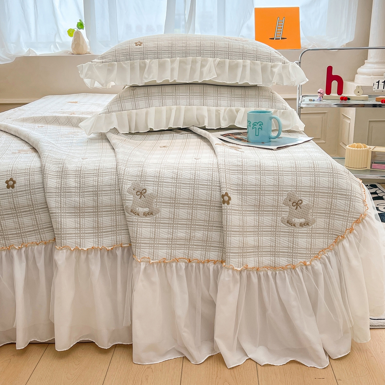 91家纺网 家纺一手货源 找家纺 情恒家纺 2026新款PE卡通提花床盖席席子凉席三件套摇摇马 摇摇马-卡其