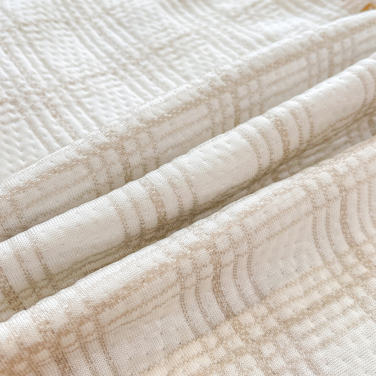 91家纺网 家纺一手货源 找家纺 情恒家纺 2026新款PE卡通提花床盖席席子凉席三件套摇摇马 摇摇马-卡其