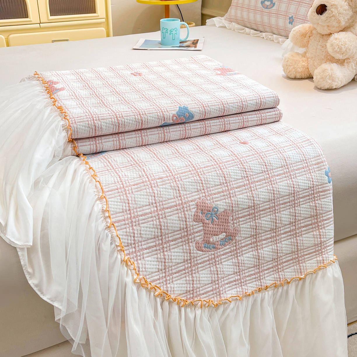 91家纺网 家纺一手货源 找家纺 情恒家纺 2026新款PE卡通提花床盖席席子凉席三件套摇摇马 摇摇马-嫩粉