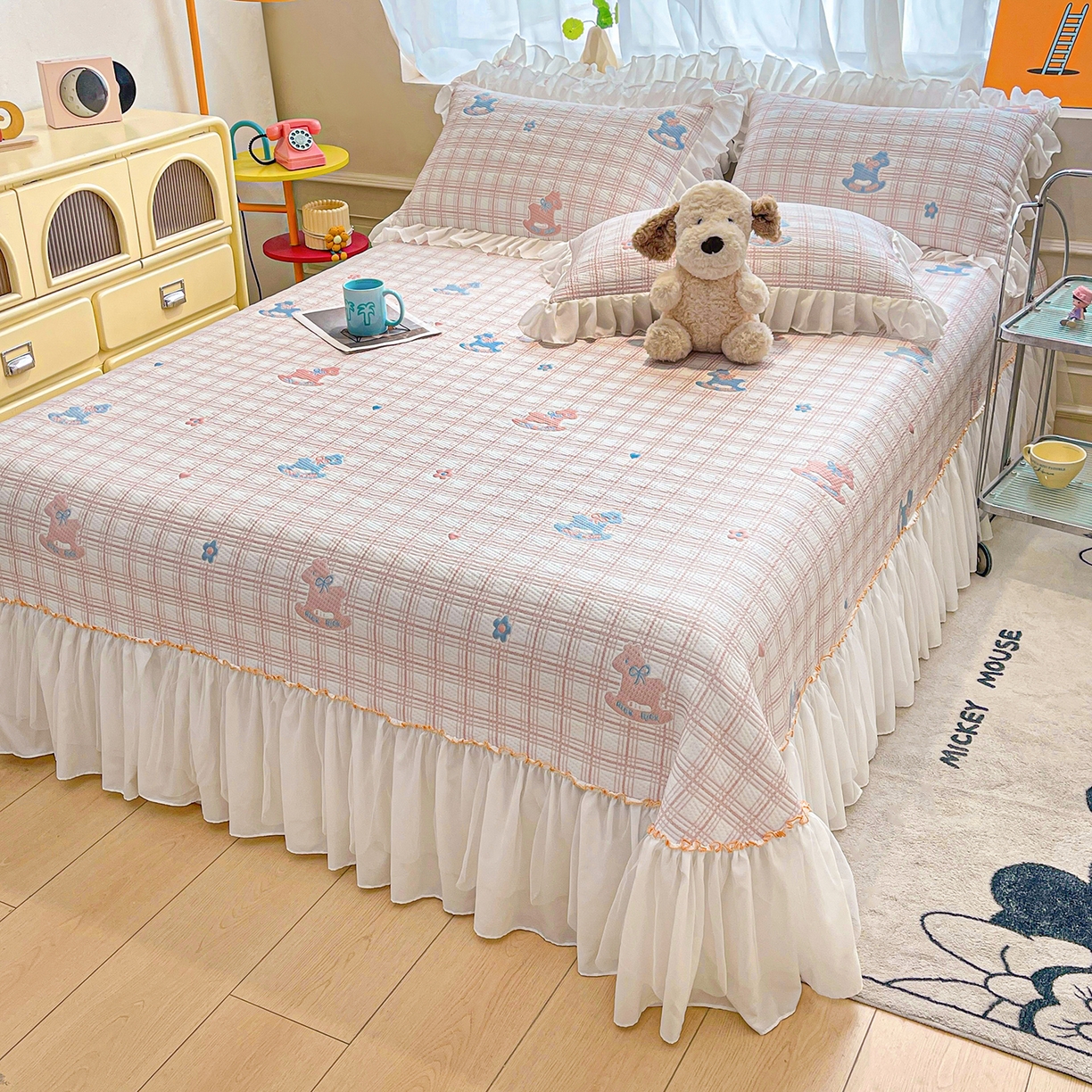 91家纺网 家纺一手货源 找家纺 情恒家纺 2026新款PE卡通提花床盖席席子凉席三件套摇摇马 摇摇马-嫩粉