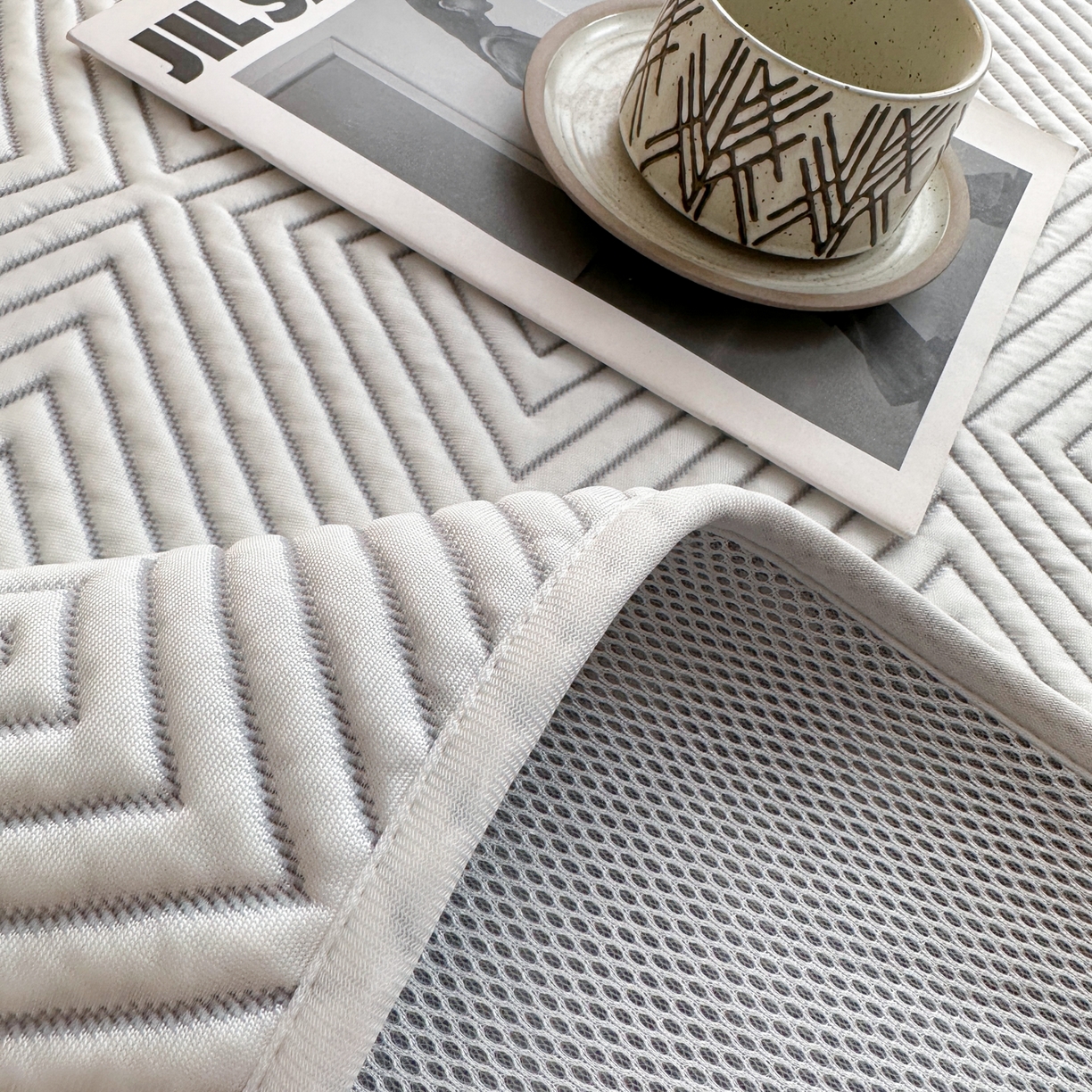 91家纺网 家纺一手货源 找家纺 欧邦 2026新款PE中分子凉豆豆软席包边款外贸凉垫韩国出口可定制 回纹格