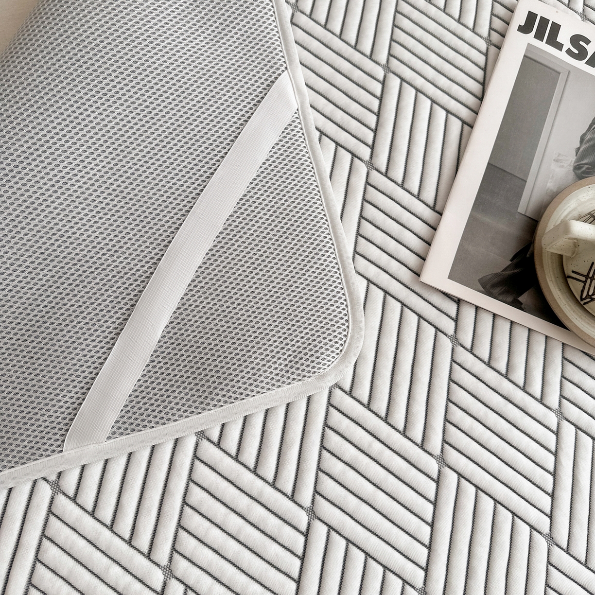 91家纺网 家纺一手货源 找家纺 欧邦 2026新款PE中分子凉豆豆软席包边款外贸凉垫韩国出口可定制 菱形格