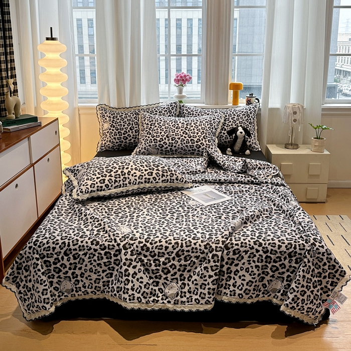 91家纺网 家纺一手货源 找家纺 花伞家居 2026新款蕾丝花边皱皱双层纱夏被四件套含买家秀 夏被-豹纹灰