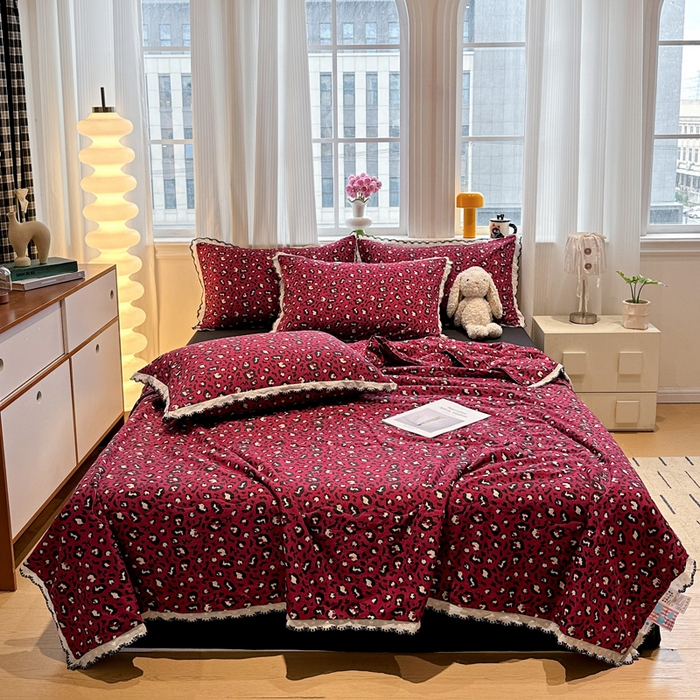 91家纺网 家纺一手货源 找家纺 花伞家居 2026新款蕾丝花边皱皱双层纱夏被四件套含买家秀 夏被-热情豹纹