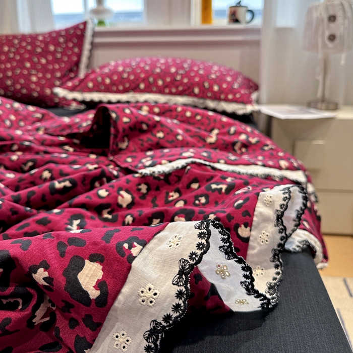 91家纺网 家纺一手货源 找家纺 花伞家居 2026新款蕾丝花边皱皱双层纱夏被四件套含买家秀 夏被-热情豹纹