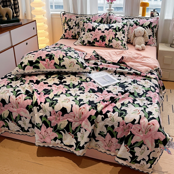 91家纺网 家纺一手货源 找家纺 花伞家居 2026新款蕾丝花边皱皱双层纱夏被四件套含买家秀 夏被-盛开粉