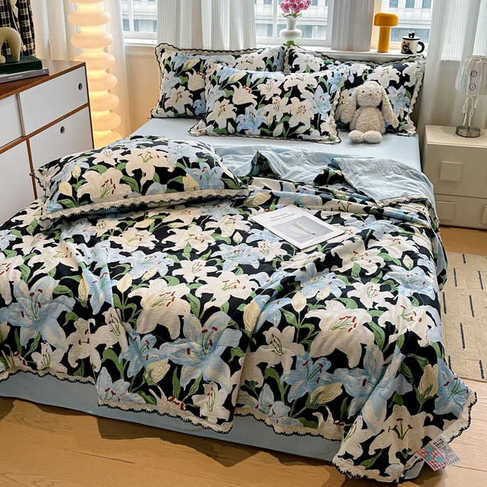 91家纺网 家纺一手货源 找家纺 花伞家居 2026新款蕾丝花边皱皱双层纱夏被四件套含买家秀 夏被-盛开蓝