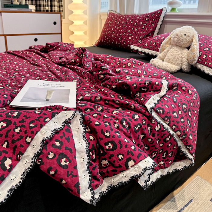 91家纺网 家纺一手货源 找家纺 花伞家居 2026新款蕾丝花边皱皱双层纱夏被四件套含买家秀 夏被-热情豹纹