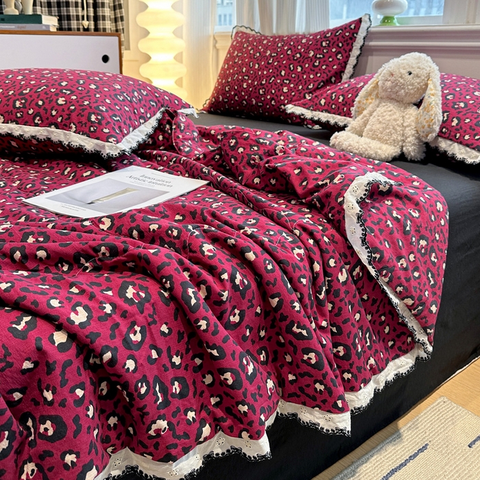 91家纺网 家纺一手货源 找家纺 花伞家居 2026新款蕾丝花边皱皱双层纱夏被四件套含买家秀 夏被-热情豹纹