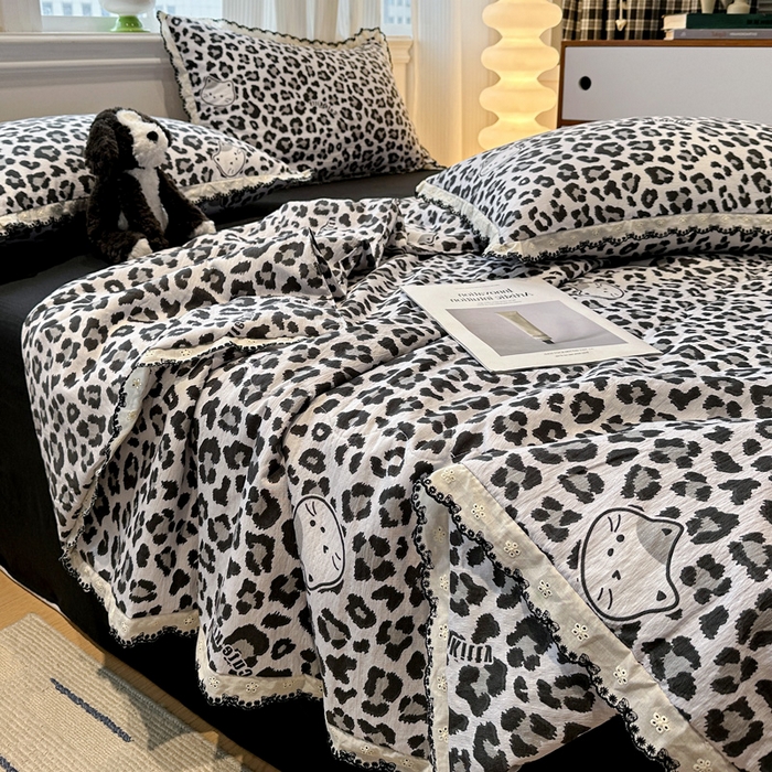 91家纺网 家纺一手货源 找家纺 花伞家居 2026新款蕾丝花边皱皱双层纱夏被四件套含买家秀 夏被-豹纹灰