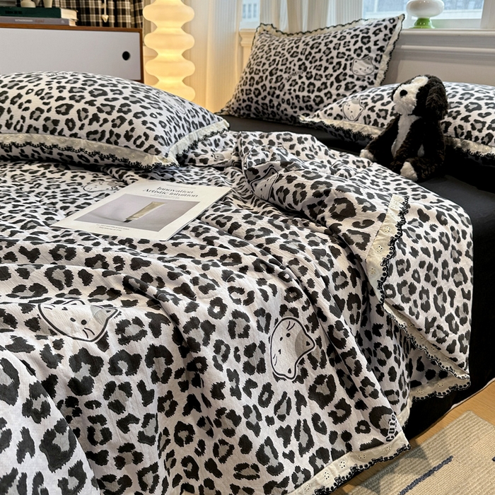 91家纺网 家纺一手货源 找家纺 花伞家居 2026新款蕾丝花边皱皱双层纱夏被四件套含买家秀 夏被-豹纹灰