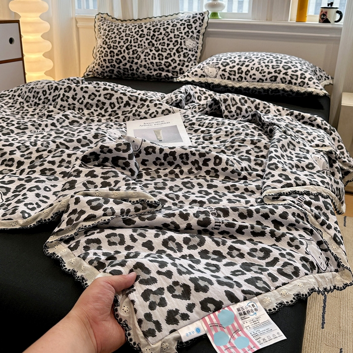 91家纺网 家纺一手货源 找家纺 花伞家居 2026新款蕾丝花边皱皱双层纱夏被四件套含买家秀 夏被-豹纹灰