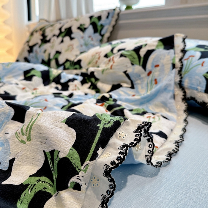 91家纺网 家纺一手货源 找家纺 花伞家居 2026新款蕾丝花边皱皱双层纱夏被四件套含买家秀 夏被-盛开蓝